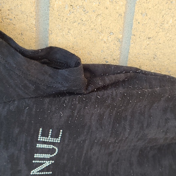 Saks Fifth Avenue T-shirt 🇺🇦 Fundraiser - Picture 5 of 5